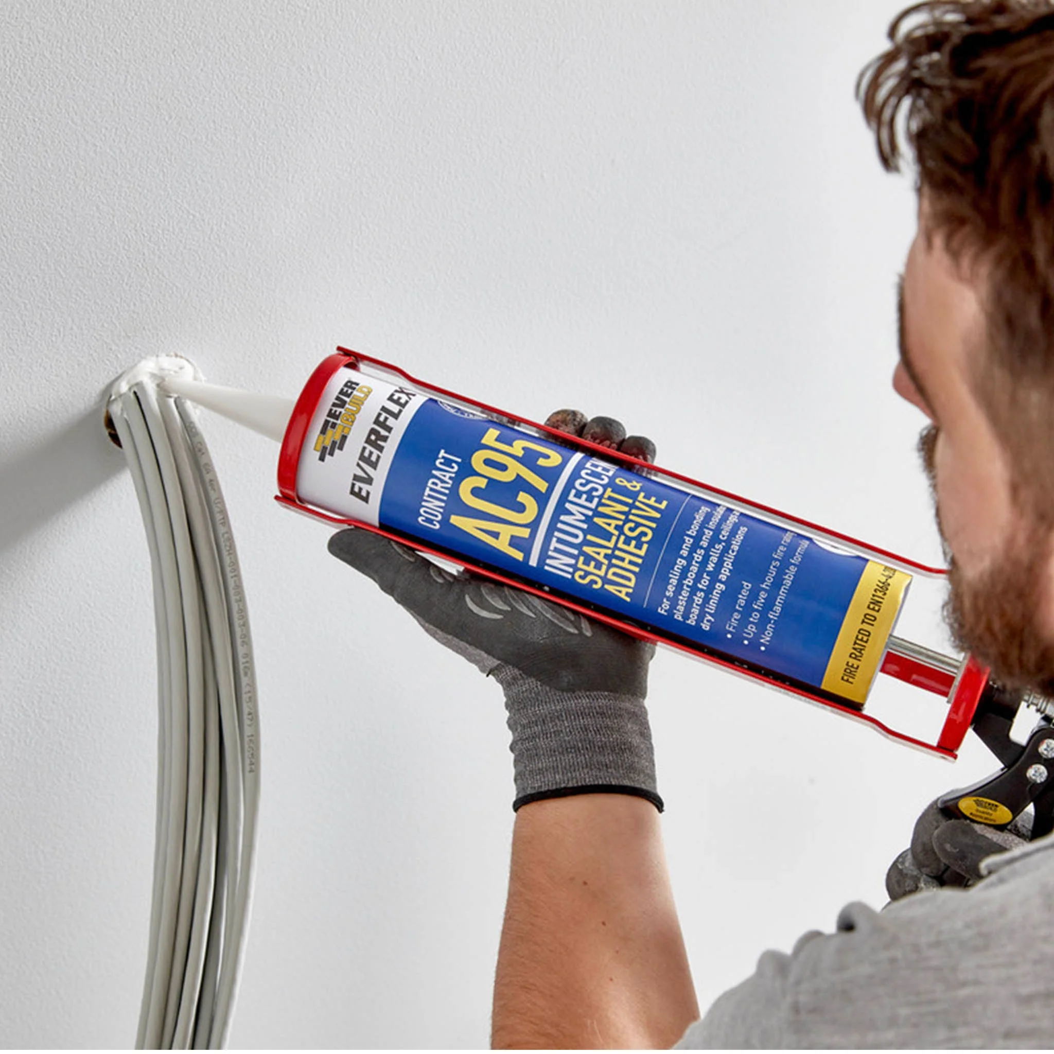 Everbuild AC95 Intumescent Fire & Acoustic Adhesive & Sealant 900ml - Image 2