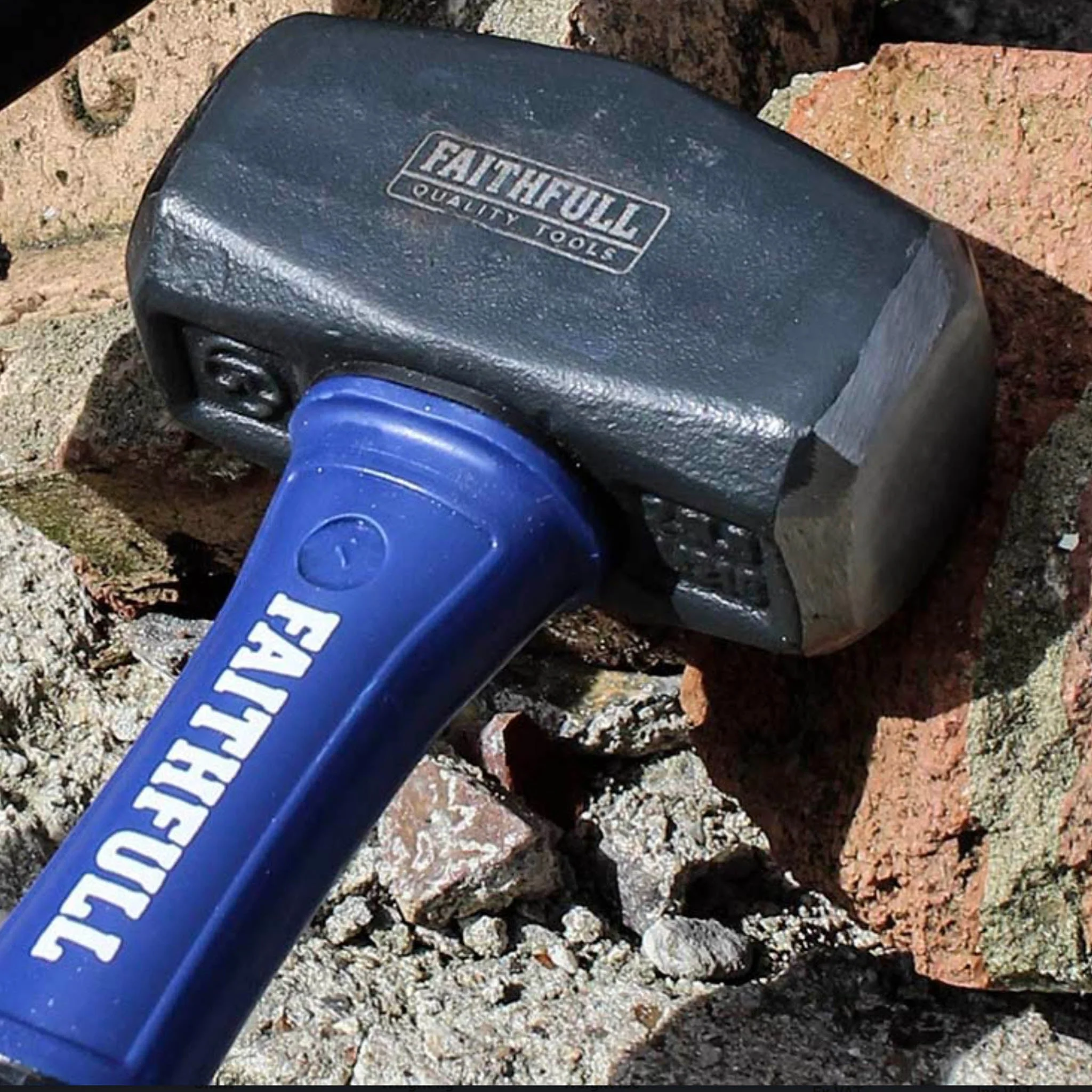 Faithfull Fibreglass Lump Hammer - 4lb - Image 2