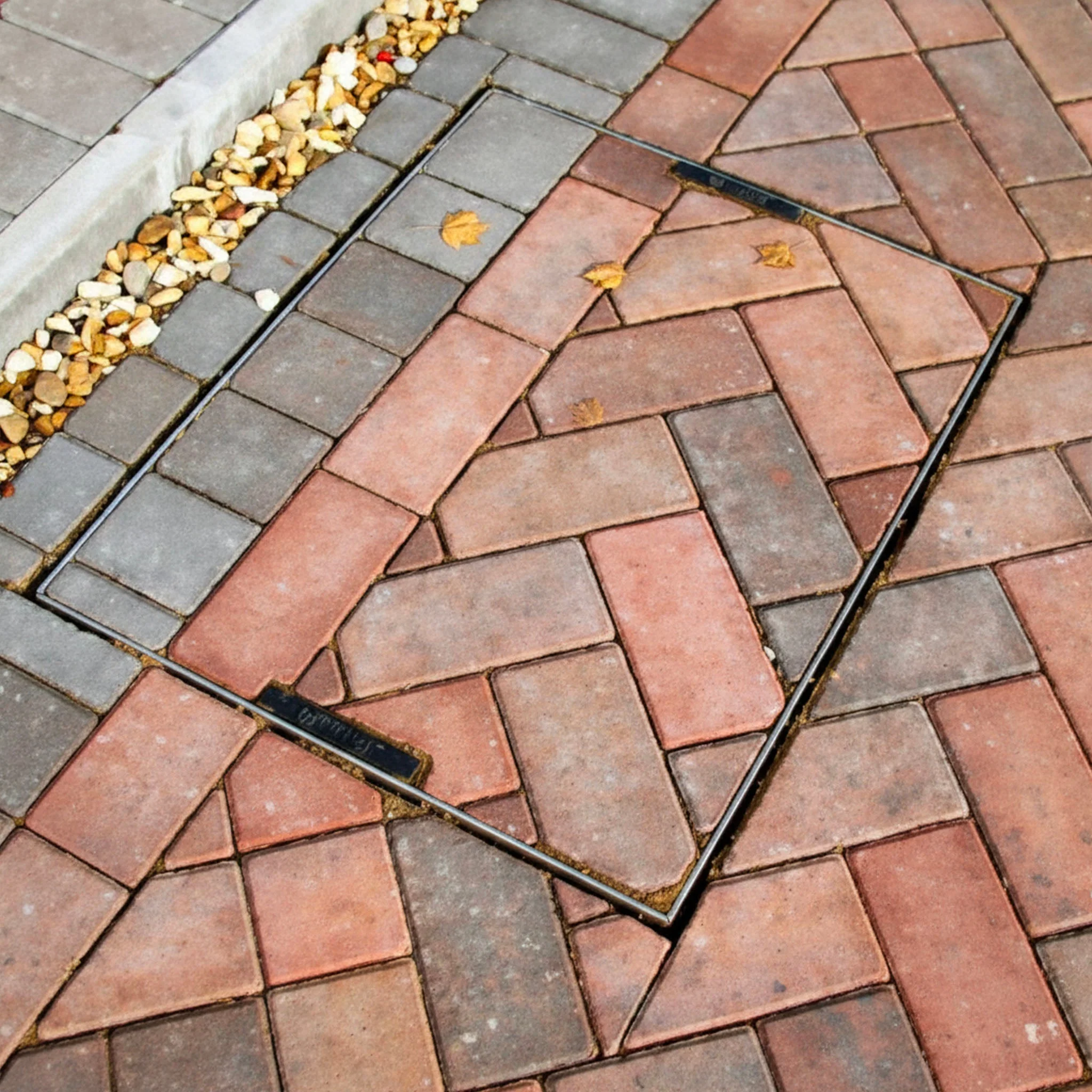Manhole Block Recessed Paving Cover 600mm x 450mm x 80mm - Image 3